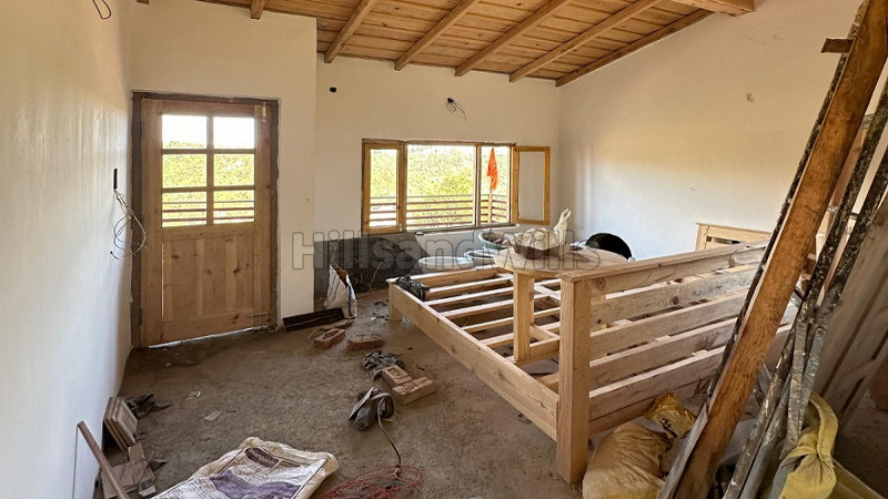 ₹1.77 Cr&nbsp;|&nbsp;4100 sq. ft homestay for sale  in mukteshwar nainital along with 3.5 nali land