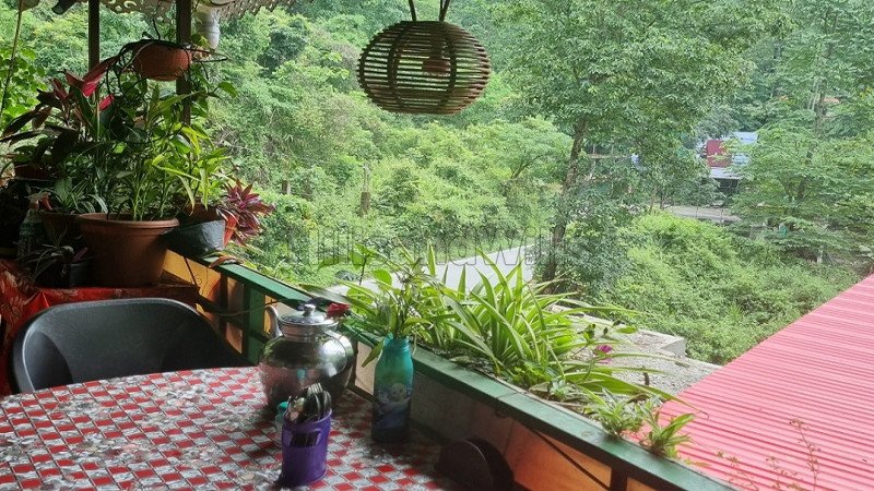 ₹98 Lac&nbsp;|&nbsp;1500 sq. ft restaurant for sale  in kurseong on darjeeling-siliguri route, siliguri along with 500 sq.ft. land