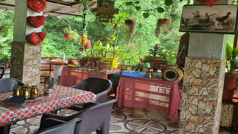 ₹98 Lac&nbsp;|&nbsp;1500 sq. ft restaurant for sale  in kurseong on darjeeling-siliguri route, siliguri along with 500 sq.ft. land