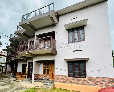 4500 sq. ft residential building (6 flats + 1 out house) for sale  in kalpetta wayanad along with 12 cents land