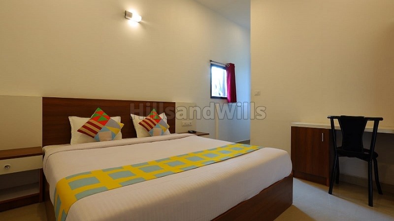 ₹55 Lac | 1500 sq. ft homestay for sale in chithirapuram munnar along with 7 cents land