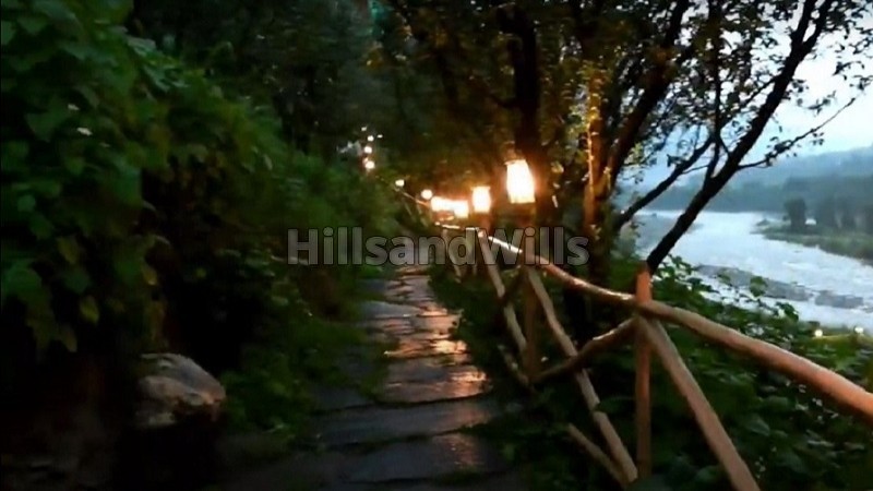 ₹2.70 Cr&nbsp;|&nbsp;20000 sq. ft resort for lease  in raison kullu-manali along with 109000 sq.ft. land