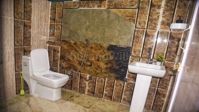 ₹2.20 Cr&nbsp;|&nbsp;4bhk cottage for sale  in shoghi waknaghat shimla