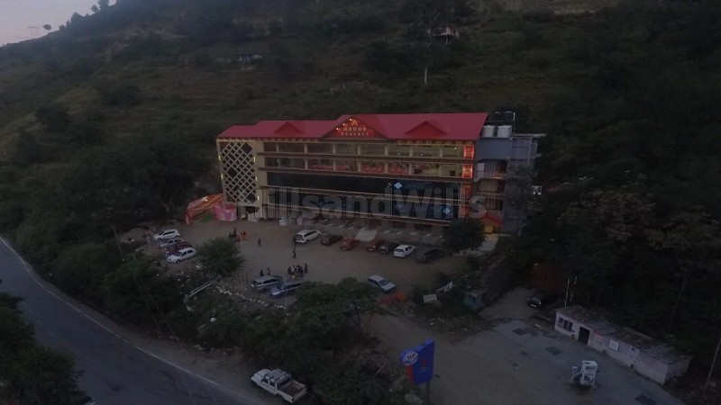 ₹4.50 Cr&nbsp;|&nbsp;6500 sq. ft hotel for sale  in narkanda kumarsain kingal shimla along with 5500 sq.ft. land