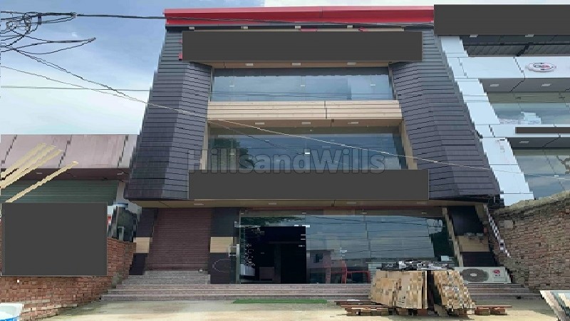 ₹4 Cr&nbsp;|&nbsp;2000 sq. ft complex for sale  in gumaniwala rishikesh along with 2520 sq.ft. land