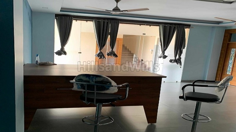 ₹4 Cr&nbsp;|&nbsp;2000 sq. ft complex for sale  in gumaniwala rishikesh along with 2520 sq.ft. land