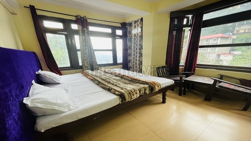 ₹3 Cr&nbsp;|&nbsp;8100 sq. ft hotel for sale  in kachi ghati shimla along with 5 biswa land