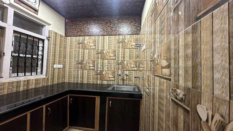 ₹9.50 K&nbsp;|&nbsp;600 sq. ft 1rk studio apartment for rent  in kanlog shimla along with 2000 sq.ft. land