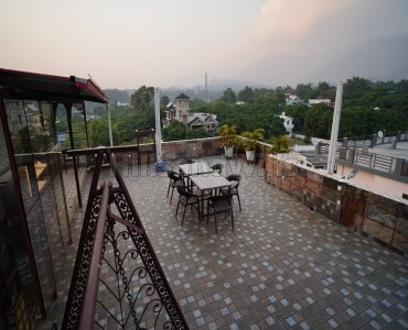 5000 sq. ft homestay for sale  in mussorie road dehradun along with 506 sq.meter land