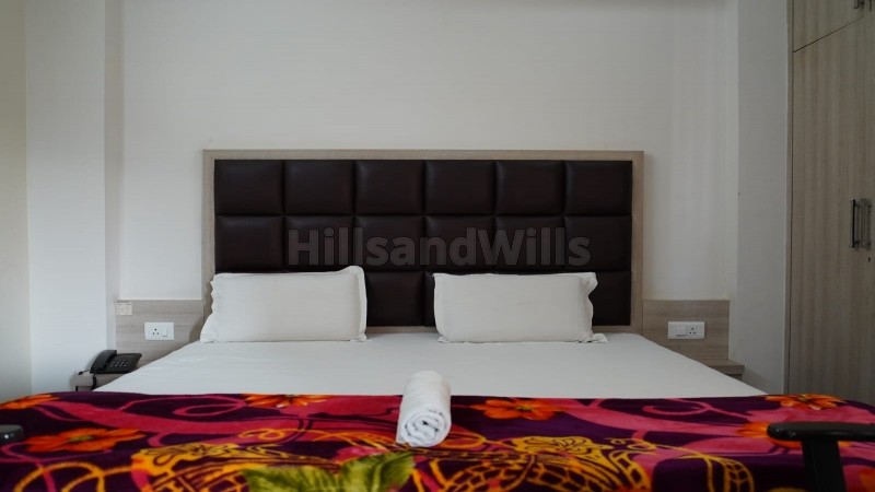 ₹10.20 Cr | 5000 sq. ft homestay for sale in mussorie road dehradun along with 506 sq.meter land
