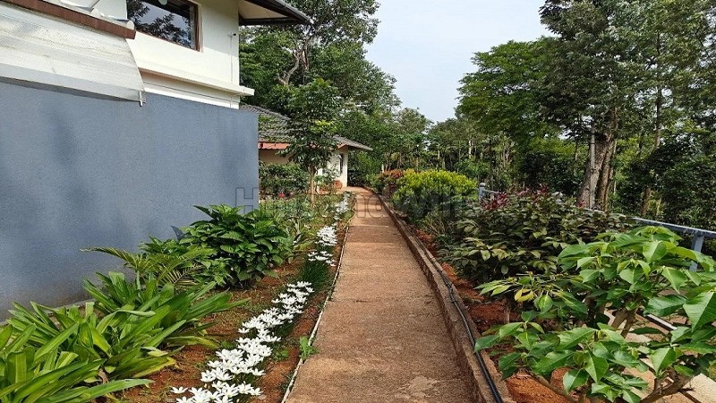 ₹5.70 Cr&nbsp;|&nbsp;8bhk  mediterranean style villa for sale  in madapura coorg