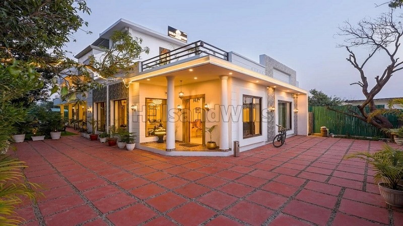 ₹4.50 Cr&nbsp;|&nbsp;5000 sq. ft homestay for sale  in jim corbett ramnagar nainital along with 6806 sq.ft. land