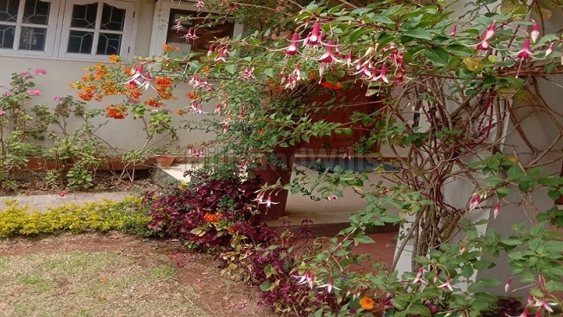 ₹1.95 Cr&nbsp;|&nbsp;4bhk villa for sale  near lake, observatory road kodaikanal