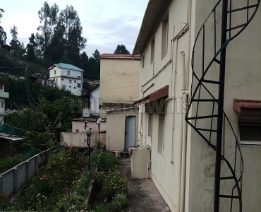 4bhk independent house for sale  in bear sholla falls road (1km from lake) kodaikanal