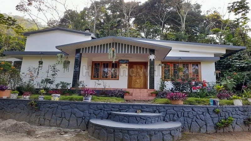 ₹1.50 Cr&nbsp;|&nbsp;60 cents  pepper plantation with house for sale  in marykulam idukki