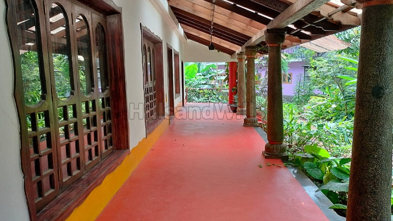 ₹2 Cr&nbsp;|&nbsp;3bhk independent house for sale  in kumily, off munnar road, idukki