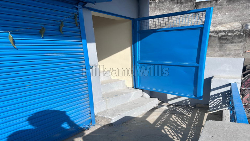 ₹85 Lac&nbsp;|&nbsp;65 sq. meter shop for sale  in isbt dehradun along with 32.32 sq.meter land