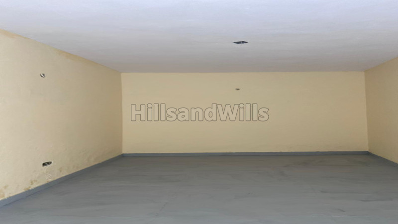 ₹85 Lac&nbsp;|&nbsp;65 sq. meter shop for sale  in isbt dehradun along with 32.32 sq.meter land