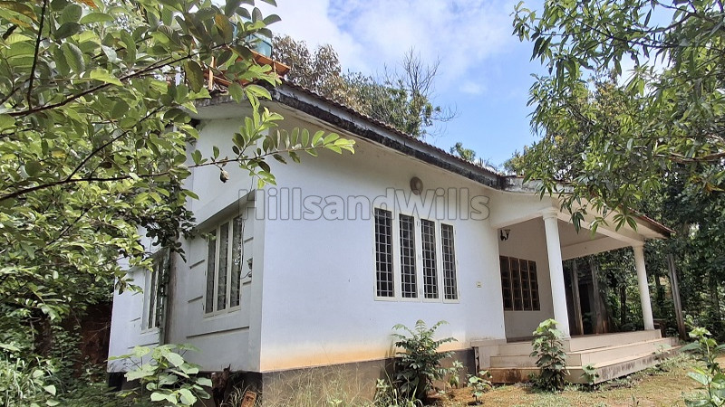 ₹80 Lac&nbsp;|&nbsp;1 acres estate with villa and a cottage for sale  in wayanad