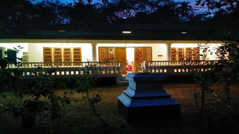 ₹80 Lac&nbsp;|&nbsp;1 acres estate with villa and a cottage for sale  in wayanad