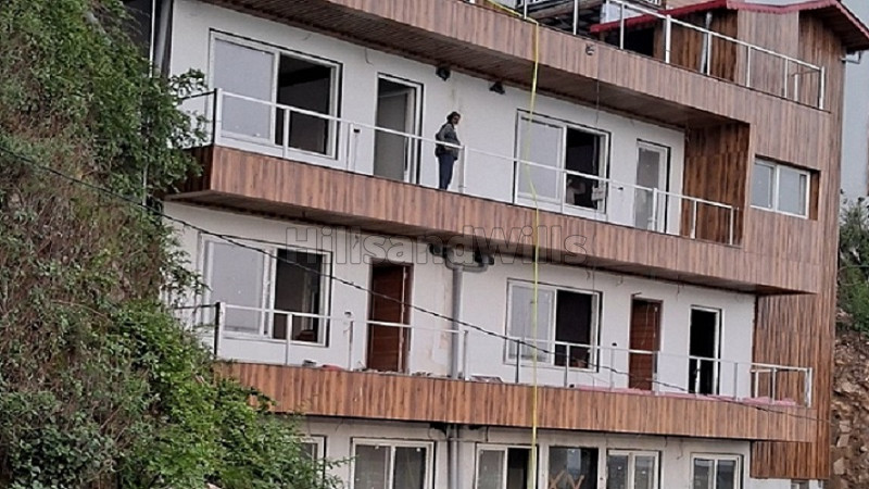 ₹55 Lac&nbsp;|&nbsp;800 sq. yard hotel for lease  in library chowk mussoorie along with 900 sq.yards land
