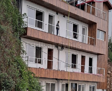 800 sq. yard hotel for lease  in library chowk mussoorie along with 900 sq.yards land